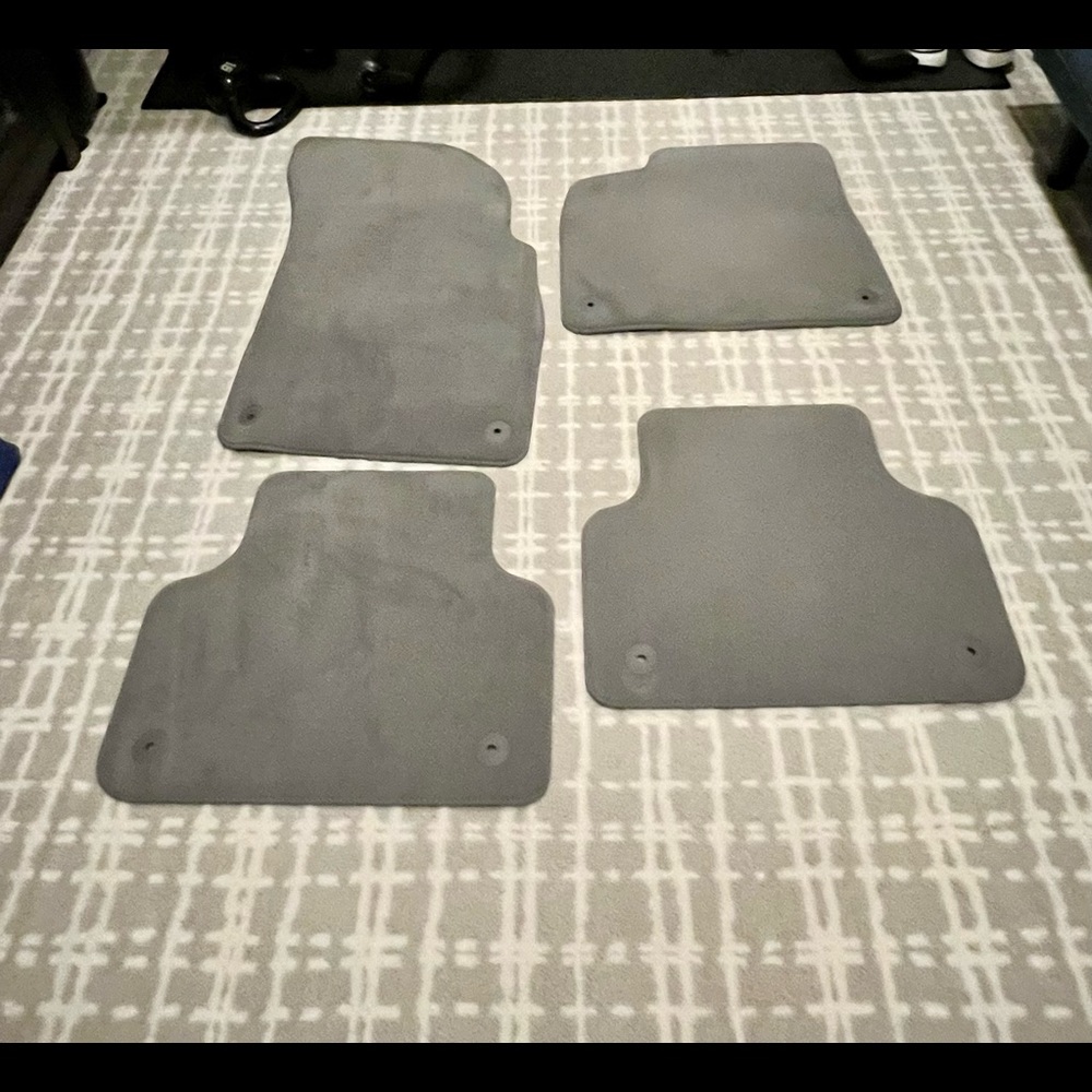 2019 Audi Q7 Original Floor Mats
